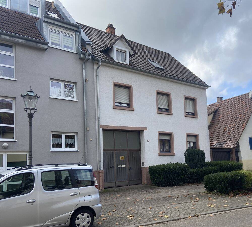 Weingarten Toplage 2 FH Bestandshaus z. Neubau o. Sanierung u. 1 FH-HH ehem. Scheune 2003 ausgebaut, 76356 Weingarten (Baden)