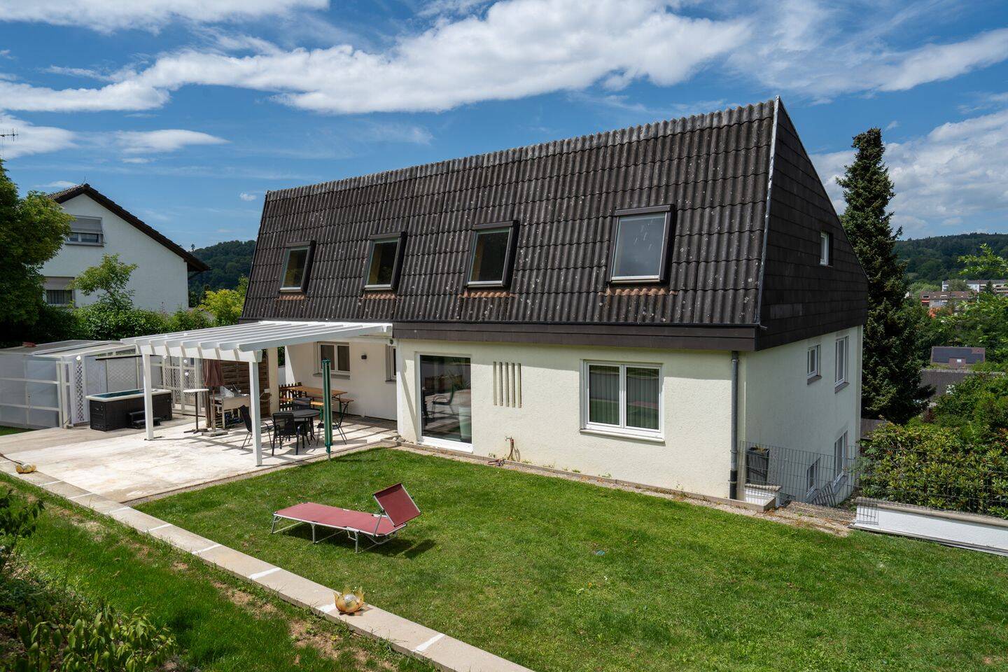 Zuhause mit Weitblick – großzügiges Wohnen – ca. 295 m² Wohnfläche in traumhafter Ortsrandlage, 79798 Jestetten