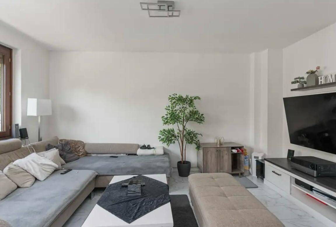 Helle 2-Zimmer-Wohnung mit Balkon im 1. OG in Bremen-Lindenhof, 28237 Bremen