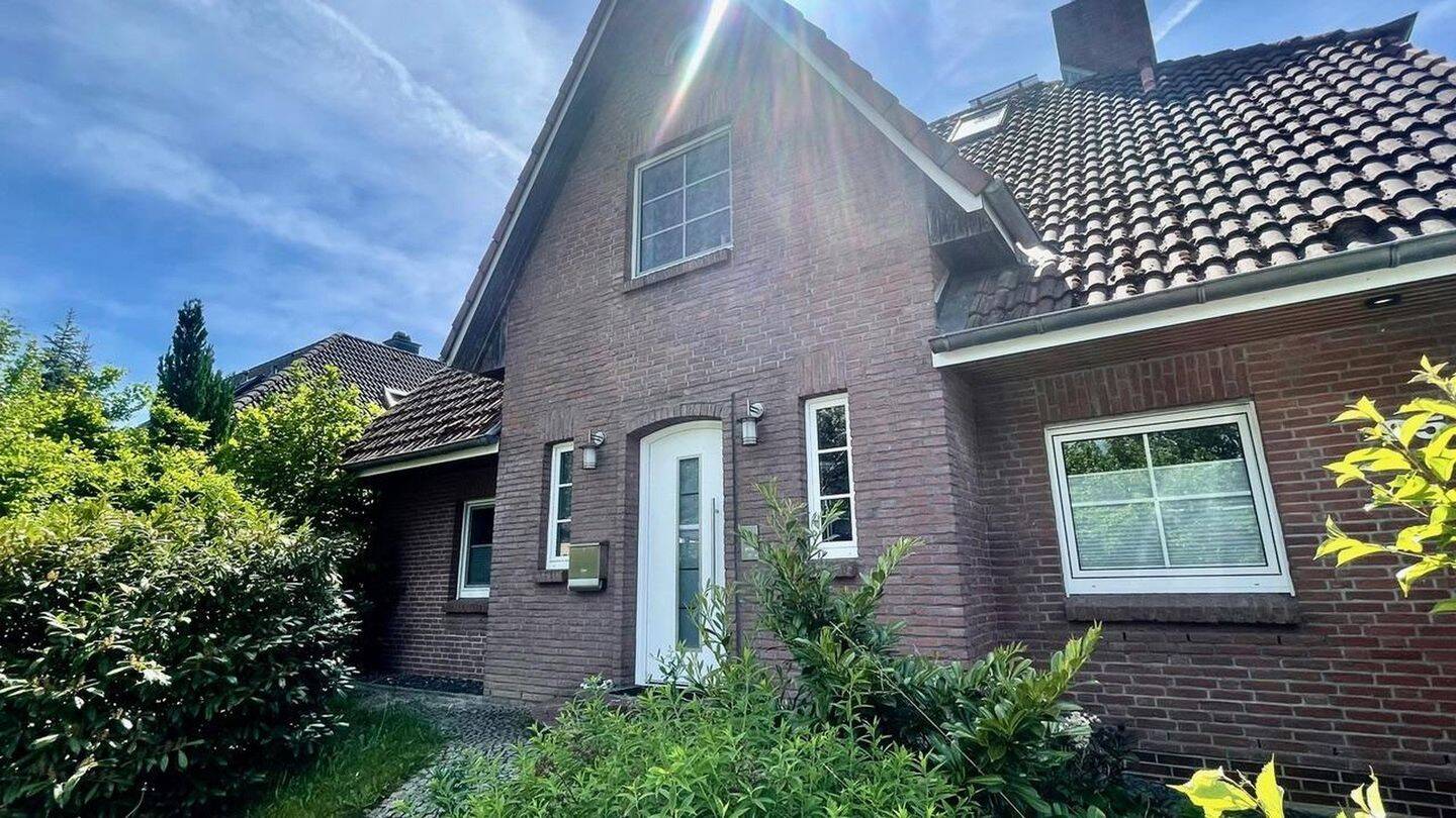 Familiendomizil mit viel Raum für Kinderlachen, 23858 Reinfeld (Holstein)