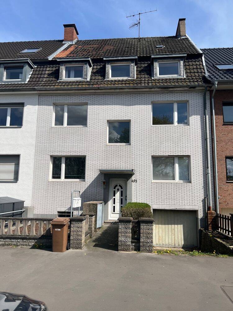 An der Pferderennbahn! Dachgeschoßwohnung mit Dachboden in einem 3-Parteienhaus ! Provisionsfrei, 50735 Köln (Nippes Niehl Riehl Weidenpesch)