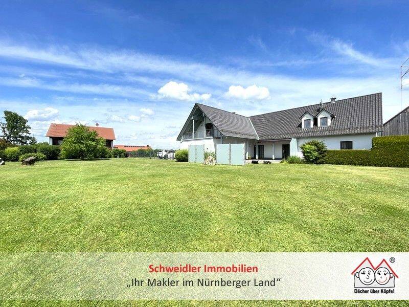 Groß & modern – XXL-Einfamilienhaus (Bj. 2006) mit 1.900 m² Grund und Doppelgarage in Krottensee, 91284 Neuhaus a.d. Pegnitz