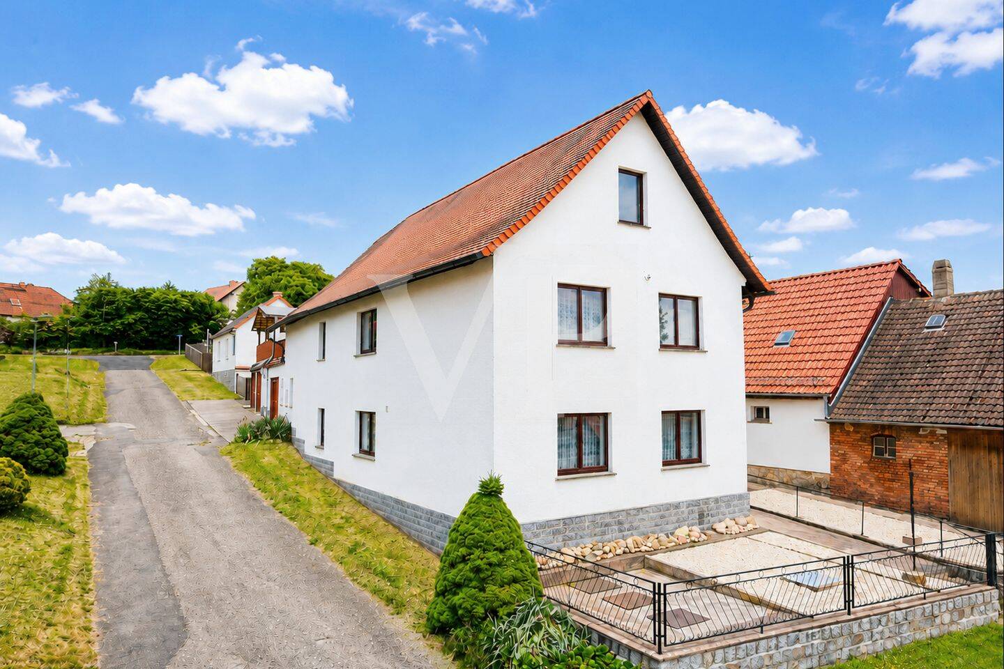 Einfamilienhaus mit Nebengebäude und Holzwerkstatt im Speckgürtel von Jena, 99441 Großschwabhausen