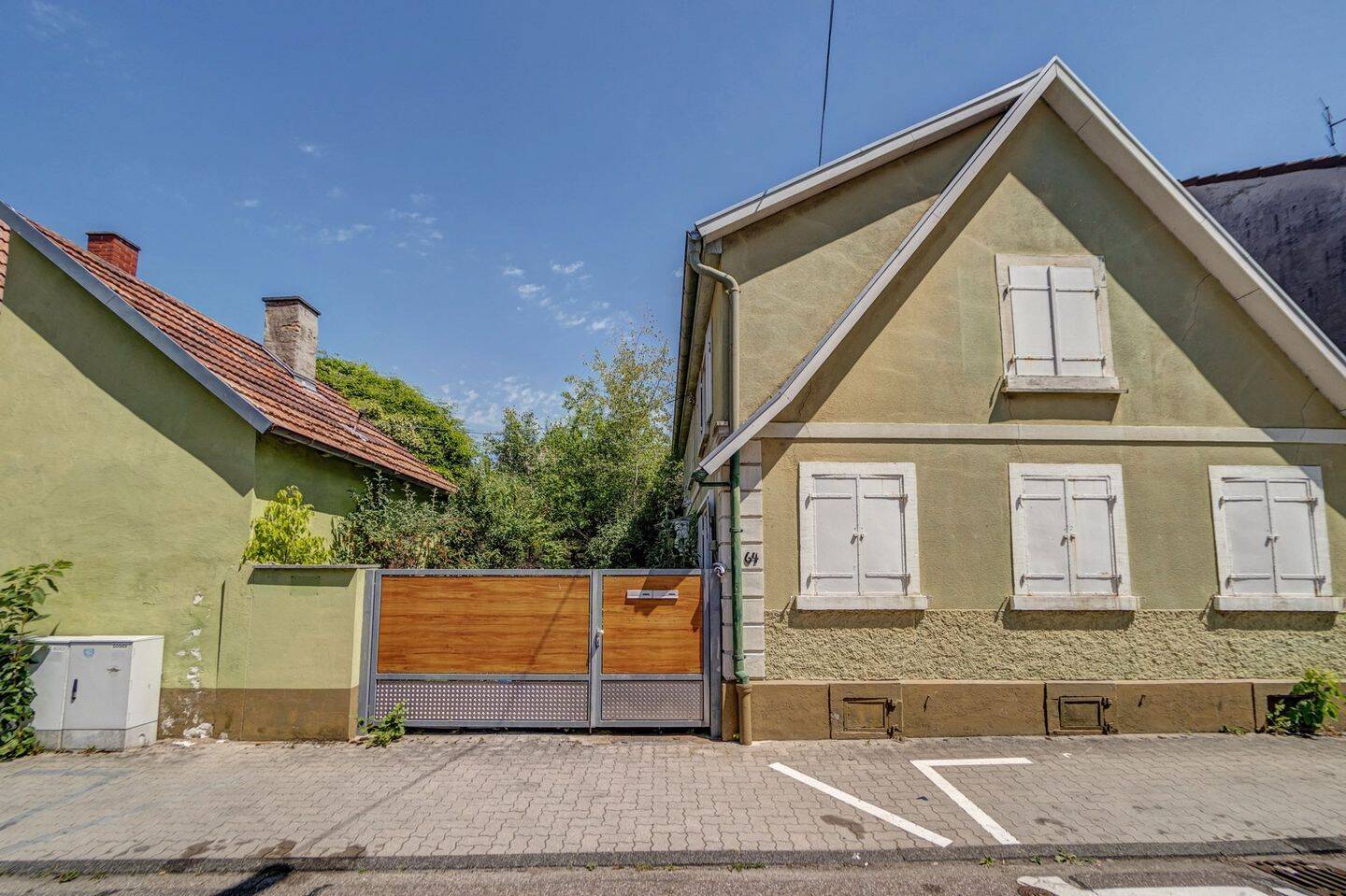 Abriss oder Kernsanierung? Projektimmobilie auf 403 m² Grundstück in Knielingen, 76187 Karlsruhe (Knielingen Maxau Mühlburg Nordweststadt)