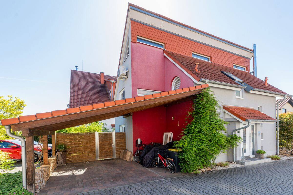 Stilvoll. Ruhig. Besonders. – Ihr neues Familienhaus mit Kamin, offenem Wohnkonzept und Gartenidylle, 55276 Dienheim