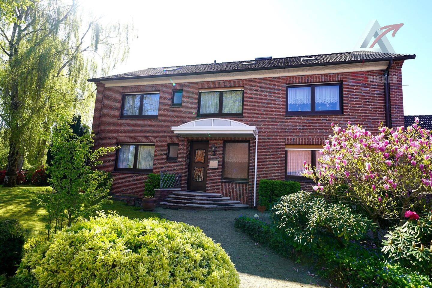 Großzügiges Wohnhaus ,voll unterkellert, sehr solide Bauweise, 26670 Uplengen