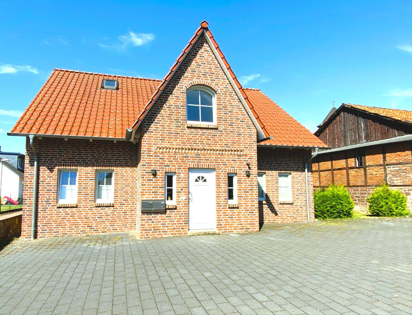METEOR IMMOBILIEN : Modern *** ruhig *** am grünen Ortsrand, 31860 Emmerthal