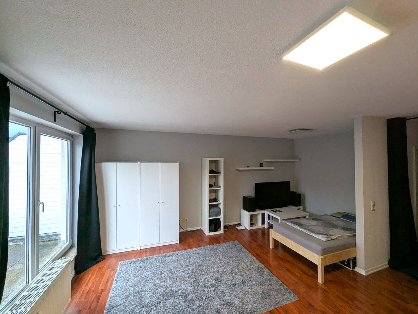 Großzügiges Appartement mit Terrasse in zentraler Wohnlage, 39108 Magdeburg (Altstadt Stadtfeld Ost)