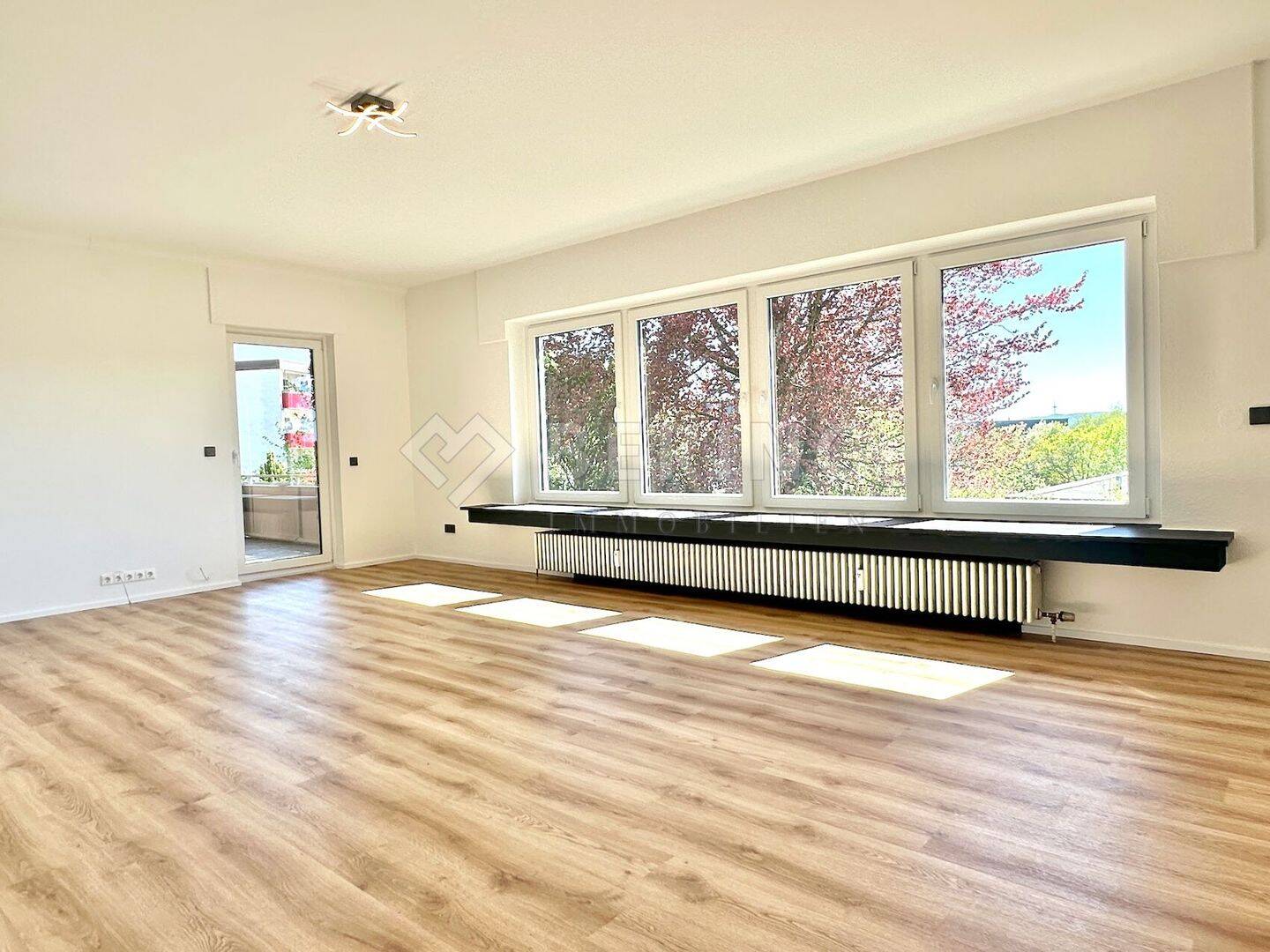 WOHNEN WIE IM EIGENEN HAUS I FRISCH RENOVIERT I SIEGEN-WEIDENAU, 57076 Siegen