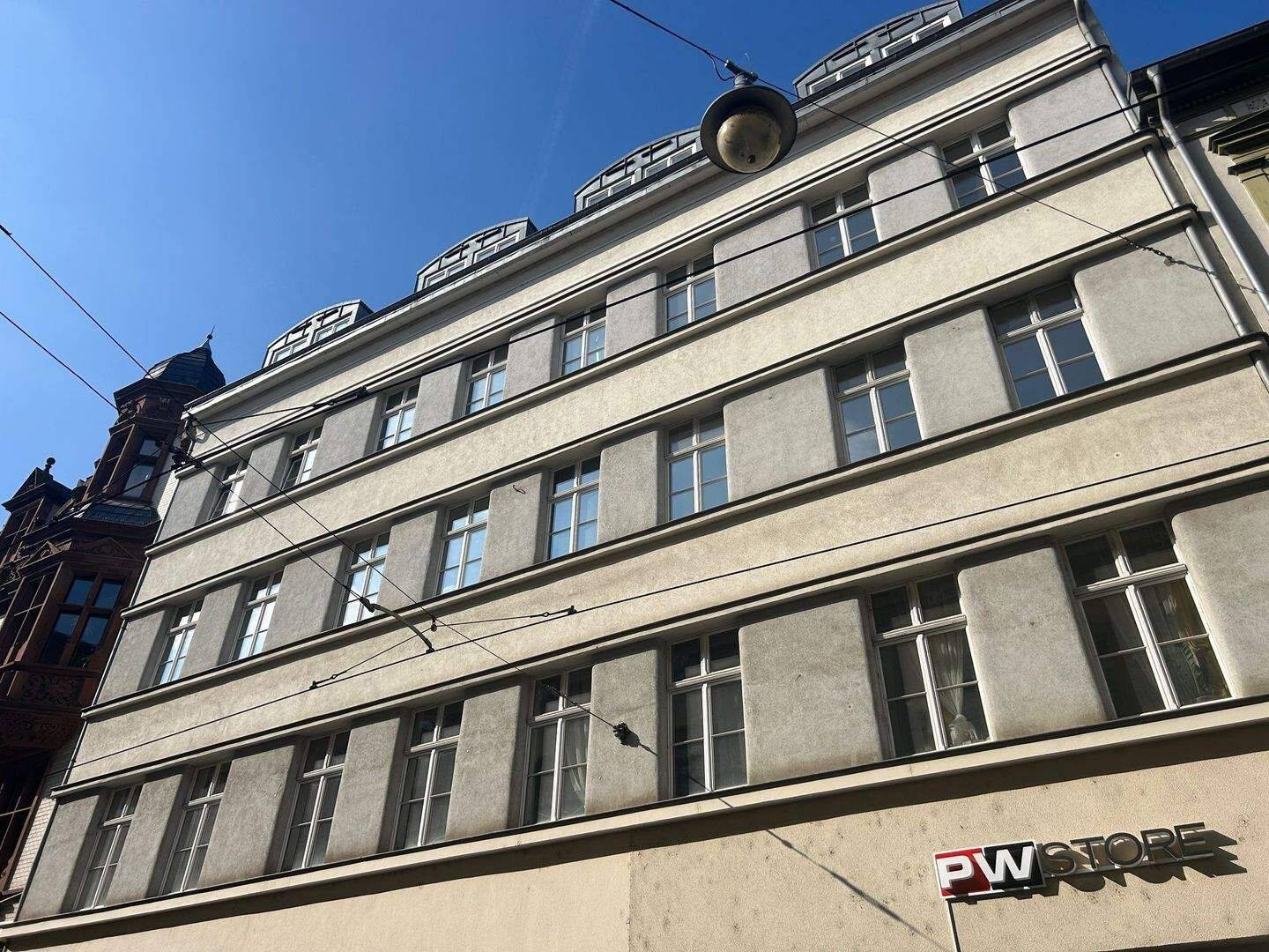 Helles Apartment mit Einbauküche und bodentiefem Fenster mitten in der City!, 6108 Halle (Saale) (Altstadt Giebichenstein Innenstadt Paulusviertel Saaleaue)