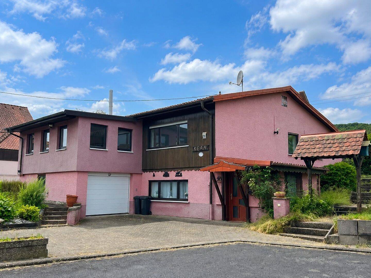 Großzügiges Einfamilienhaus mit Einliegerwohnung in ruhiger Ortsrandlage und herrlichem Fernblick, 66871 Thallichtenberg