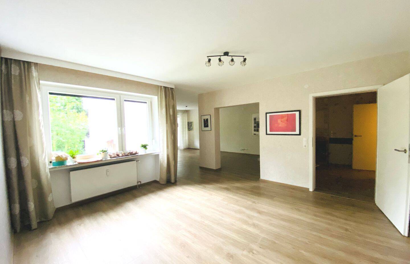 Parklage-Bürgerparkviertel: Sanierte 5-Zimmer EGTW, 140 m², Loggia, TG, EBK, TG Platz, ruhig, gepflegt, zentral, Nähe Stern-Wachmannstraße, 28209 Bremen (Barkhof Bürgerpark Bürgerweide/Barkhof Schwachhausen)