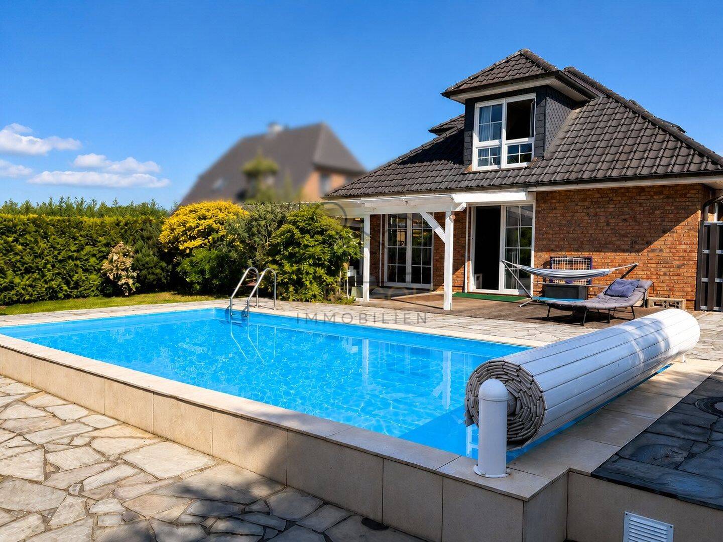 Familientraum mit eigenem Pool und Weitblick – Modernes Wohnen in ruhiger Lage, 25335 Bokholt-Hanredder