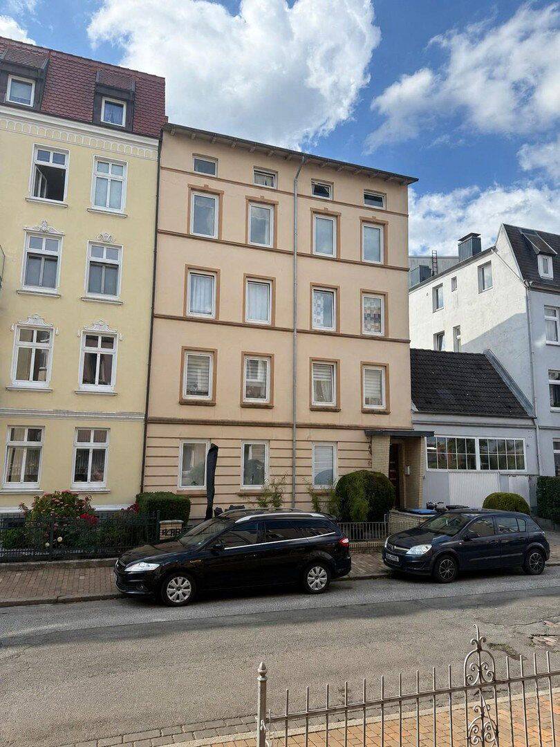 Renditestarkes Mehrfamilienhaus in Lübeck: voll vermietet, mit Ausbaupotenzial, 23554 Lübeck (Innenstadt Sankt Lorenz Nord Sankt Lorenz Süd)