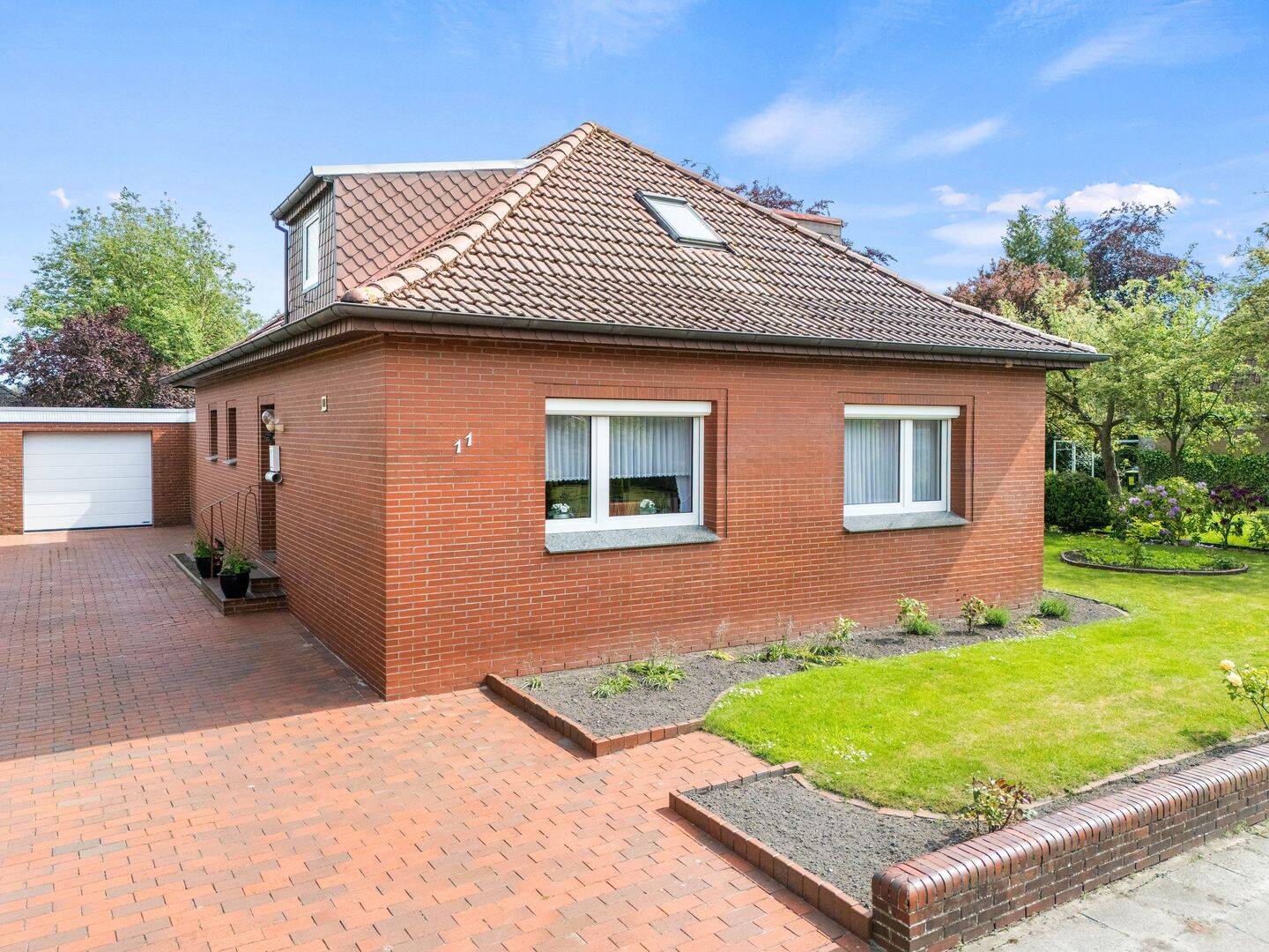 Norden: Gepflegter Bungalow mit Garage, 26506 Norden