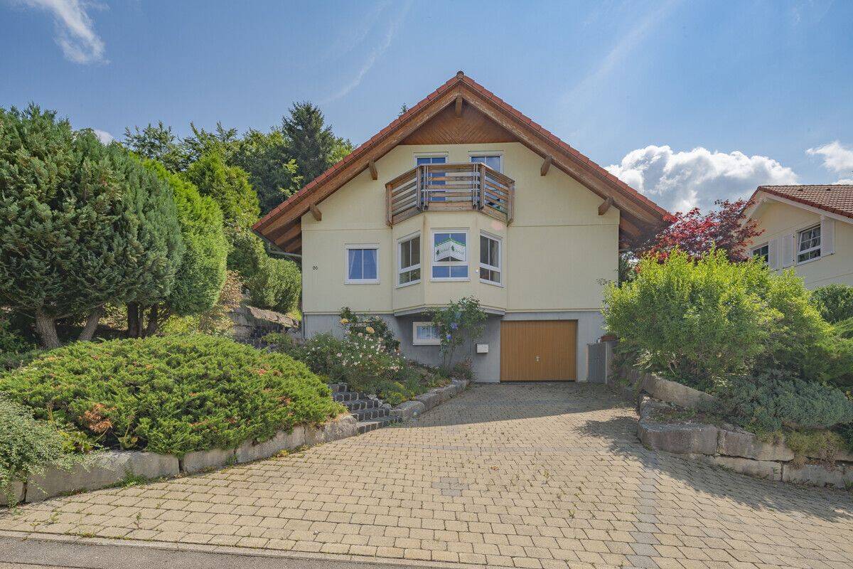Das sonnige und freistehende tolle, moderne und gepflegte Einfamilienhaus am Ortsrand – hier ist Platz für Ruhe und Gemütlichkeit!, 72461 Albstadt