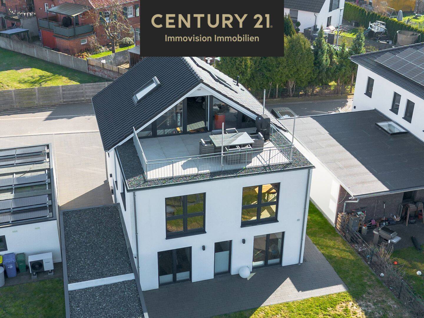 > C21 Immovision: Stadtvilla mit unverbautem SEEBLICK, 31191 Algermissen