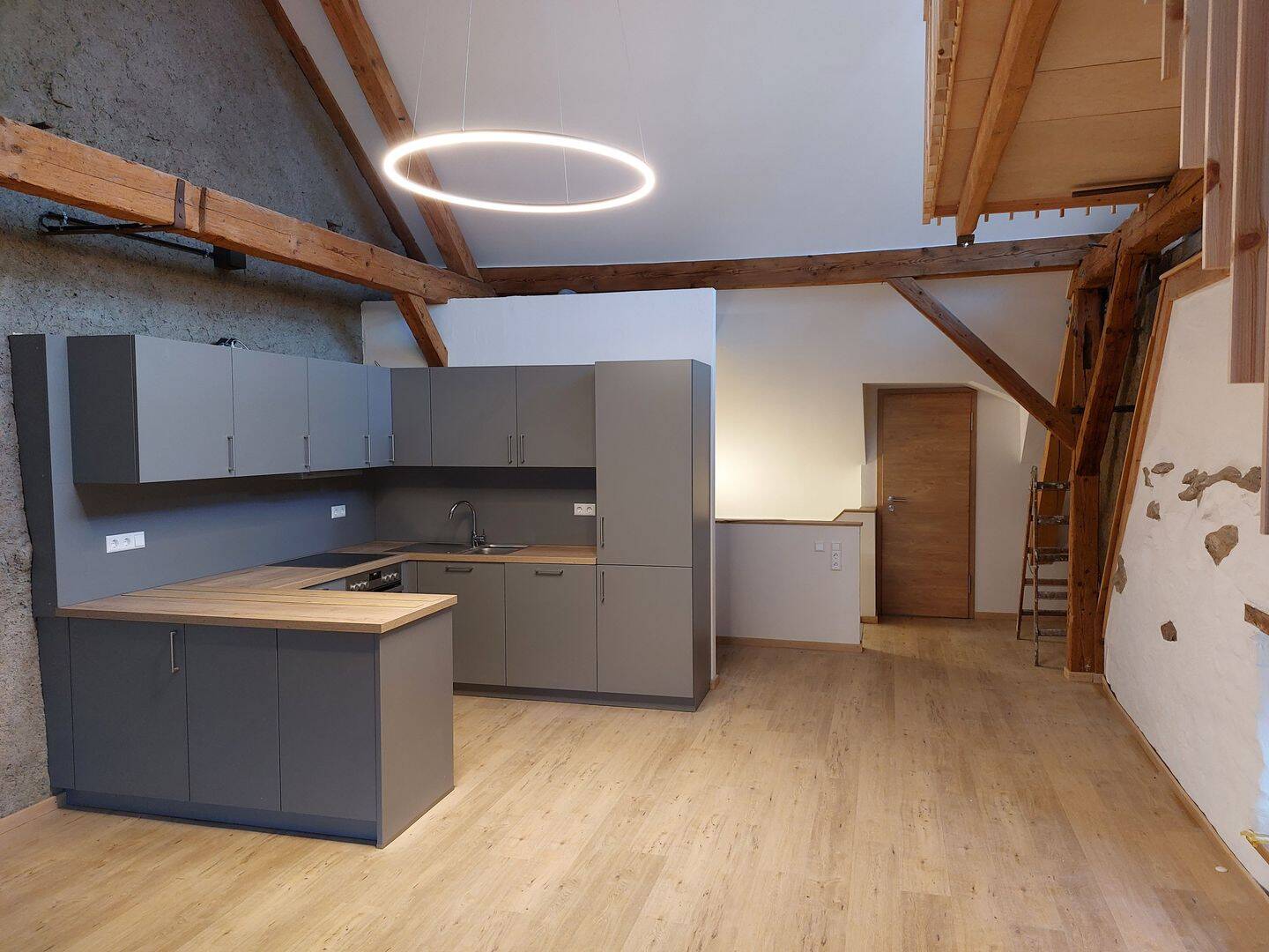 Neuwertige Altbauwohnung, Maisonette mit Dachbalkon und Galerie, 78183 Hüfingen