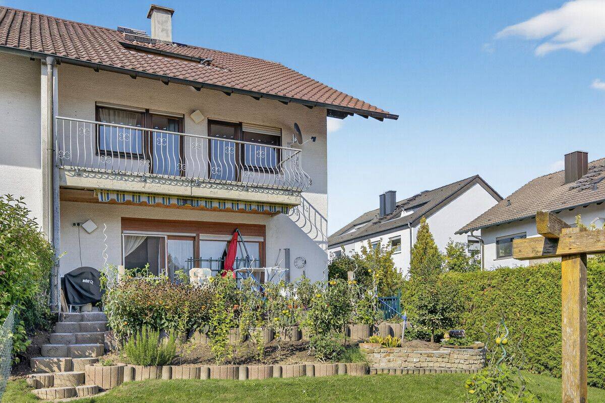 SOFORT FREI! Attraktives 1-Familienwohnhaus (DHH) in bester Wohnlage, 76228 Karlsruhe