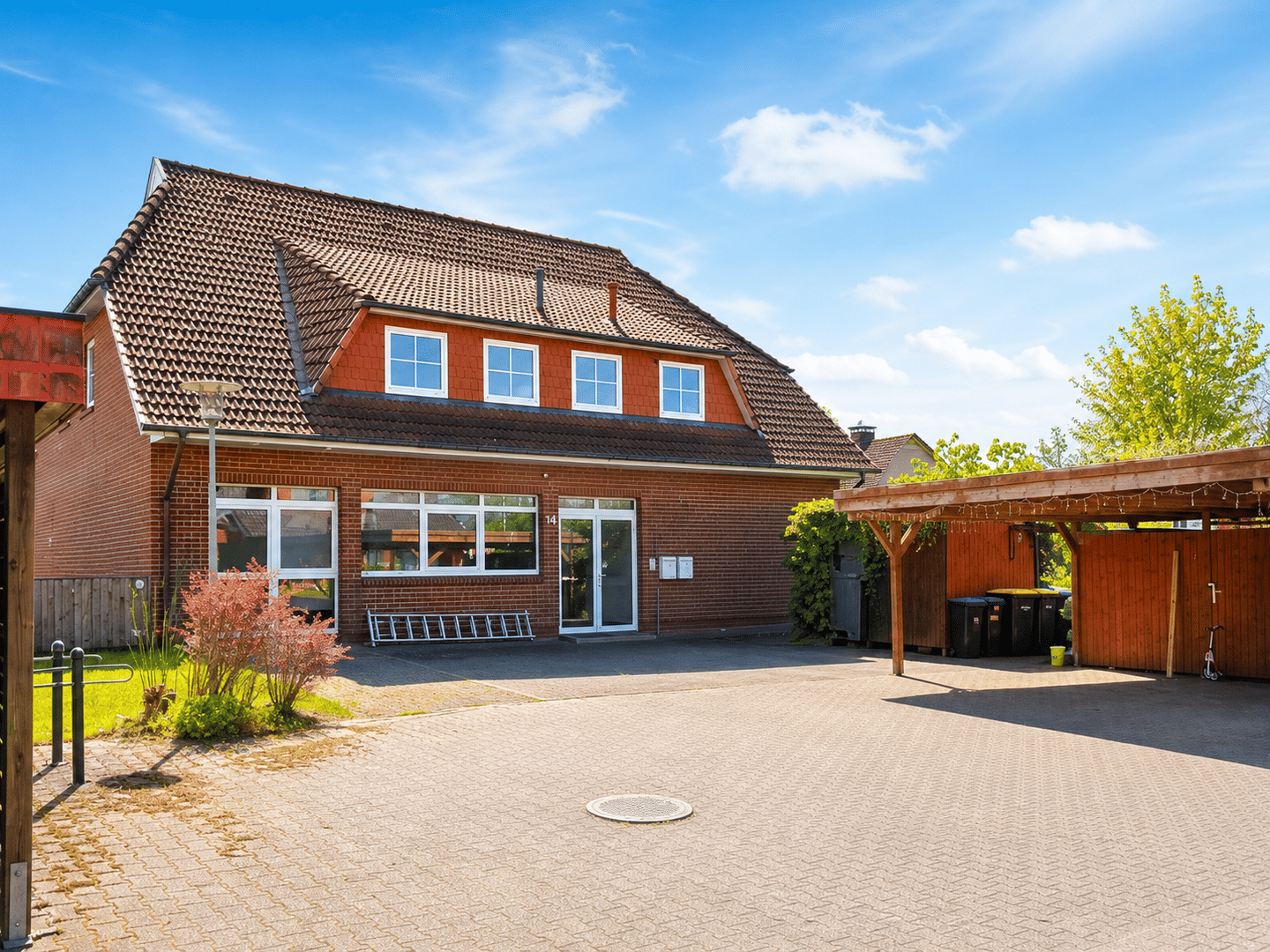 Wohnen & Vermieten clever kombiniert – Zweifamilienhaus mit Potenzial in Radbruch, 21449 Radbruch