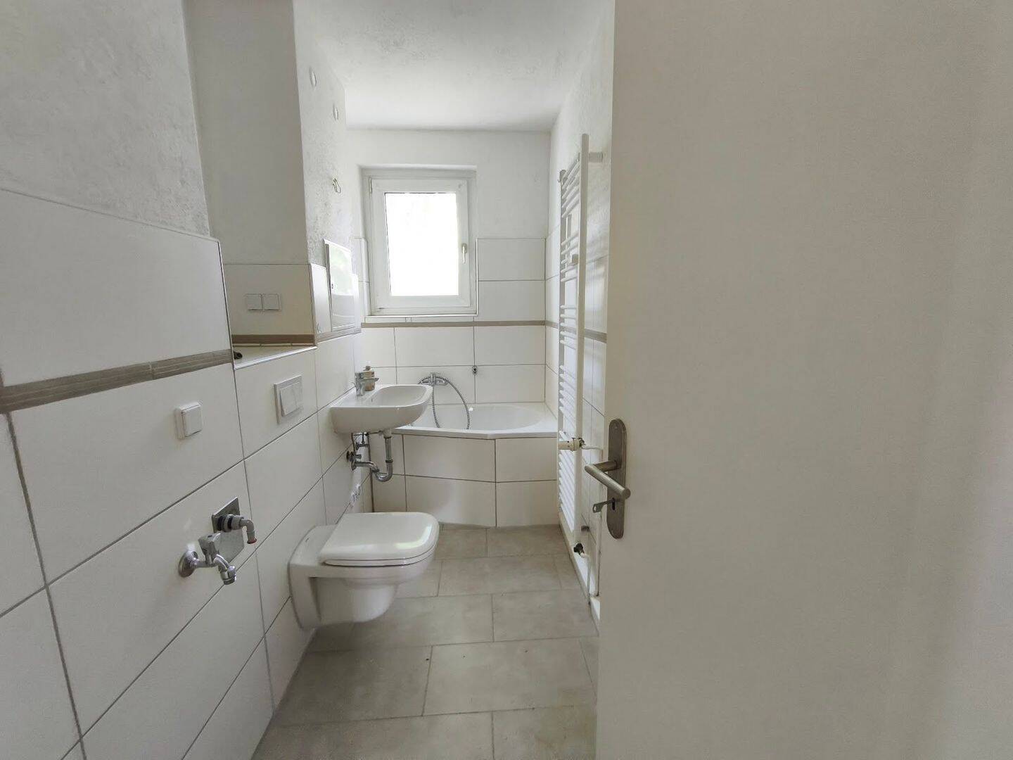 Familienwohnung mit Balkon in ruhiger Lage!, 6217 Merseburg