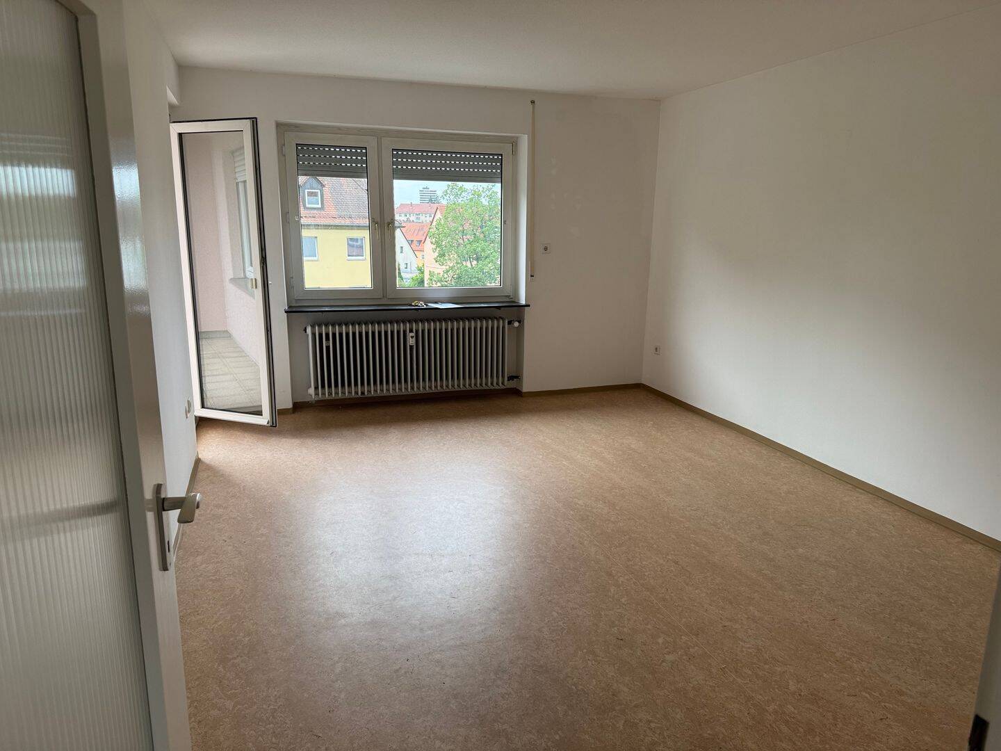 Sonnige 2,5 Zimmer-Wohnung in Nürnberg-Zerzabelshof, 90480 Nürnberg (Gleißhammer Mögeldorf Tiergarten Weichselgarten Zerzabelshof)