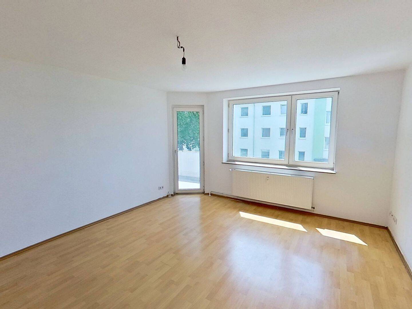 Minden-Dankersen: Sanierte 3-Zimmer-Wohnung mit BALKON, 32423 Minden