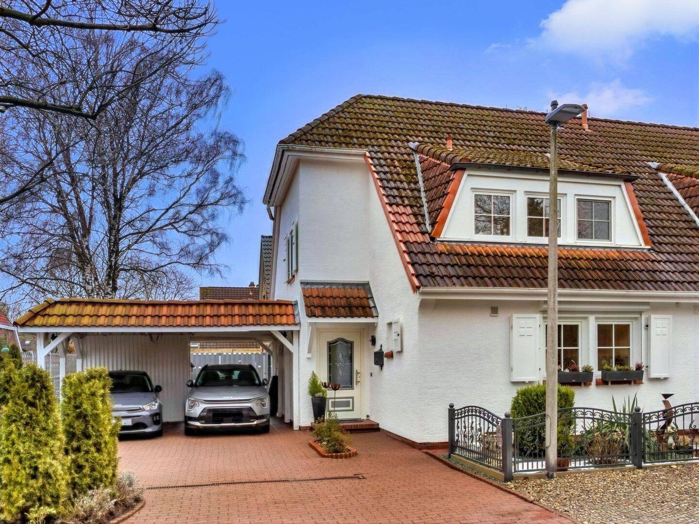 Charmante Doppelhaushälfte mit gepflegtem Garten in ruhiger Lage, 22844 Norderstedt