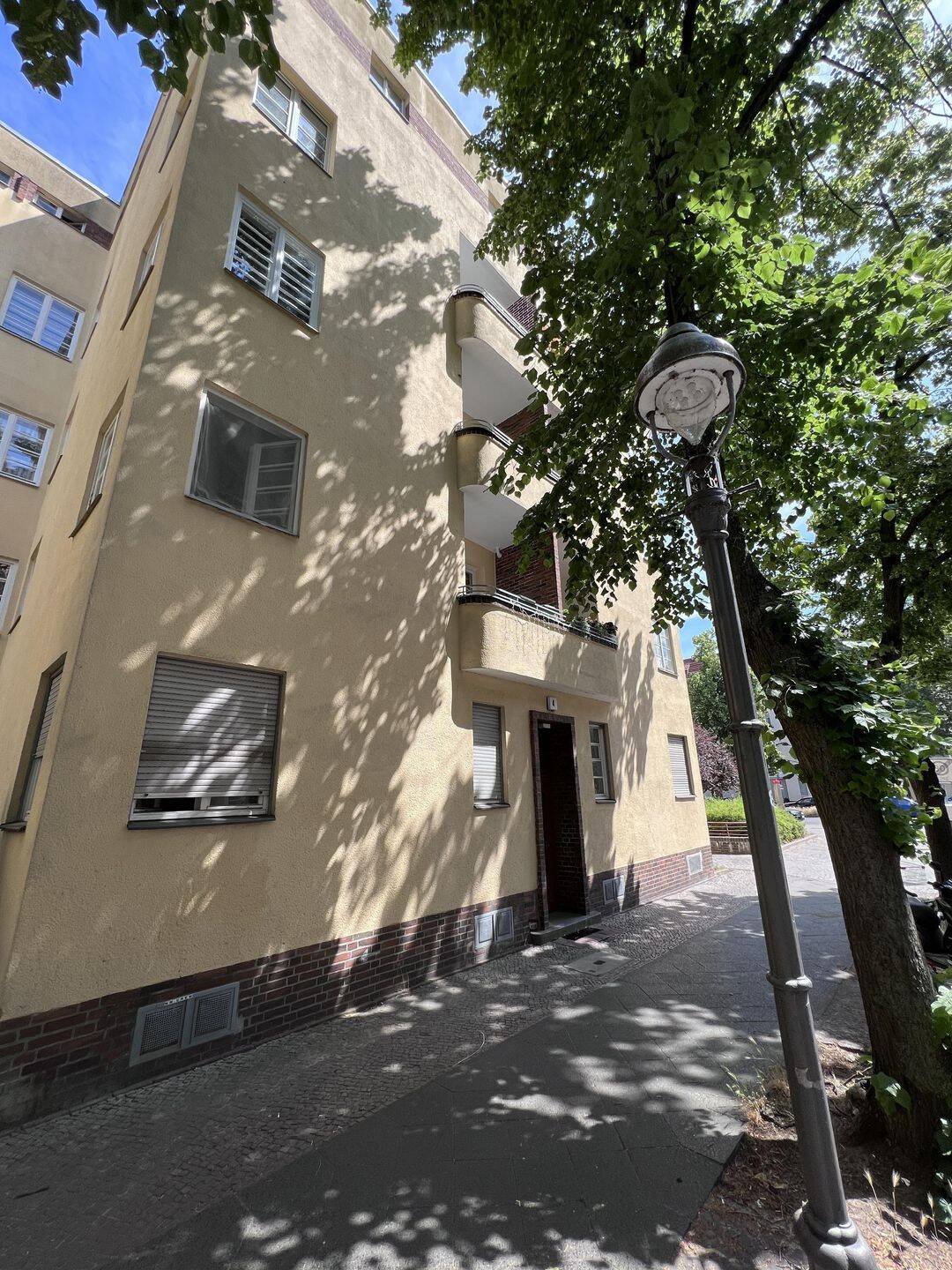 Kleine gemütliche Wohnung mt Balkon als Rendite Objekt, 13587 Berlin (Spandau Hakenfelde Kolonie Wannseeaten Siedl. Wohnsiedlung Hakenfelde)