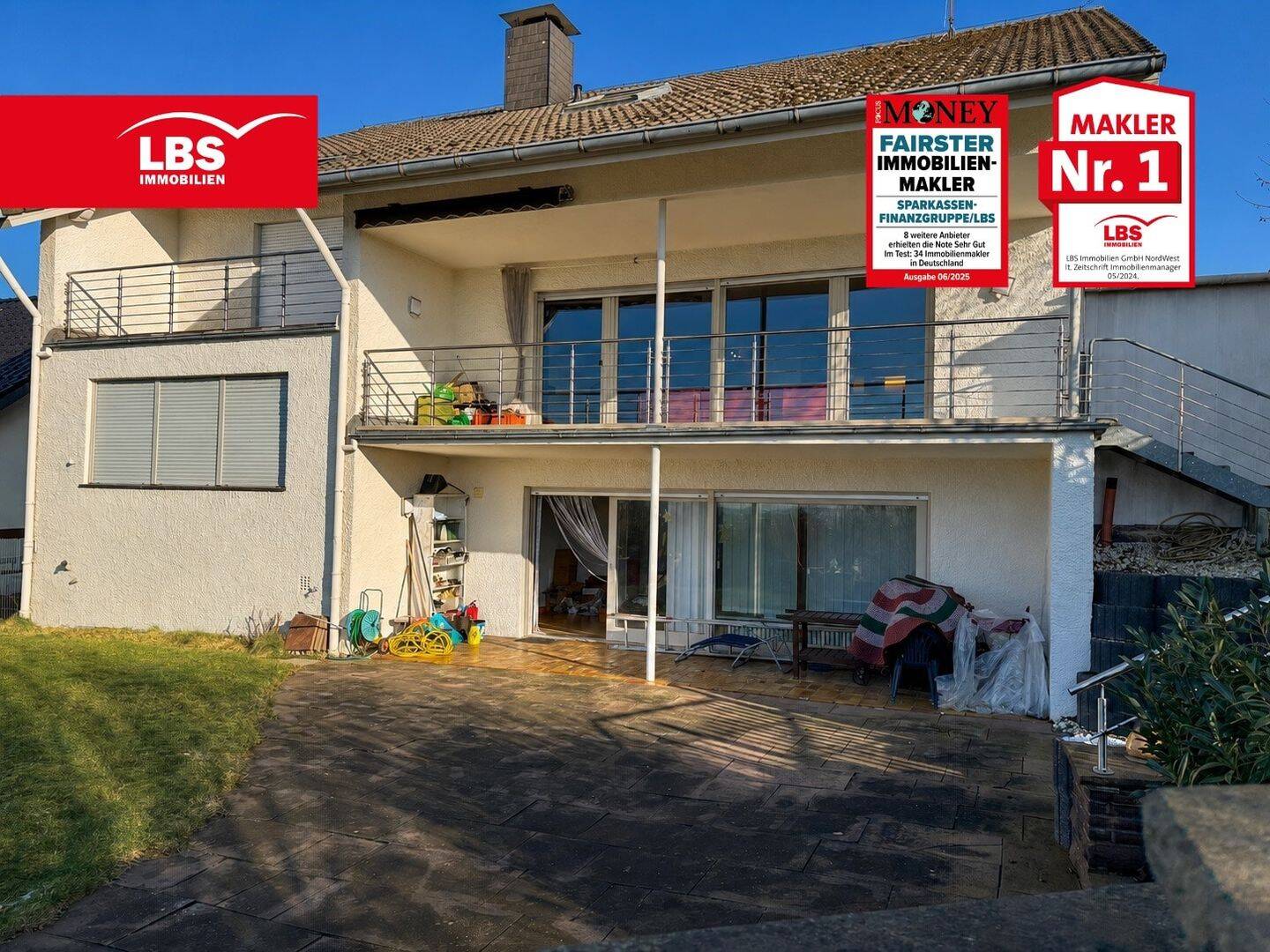 Zweifamilienhaus mit Weitblick, Garten und Garagen, 33184 Altenbeken