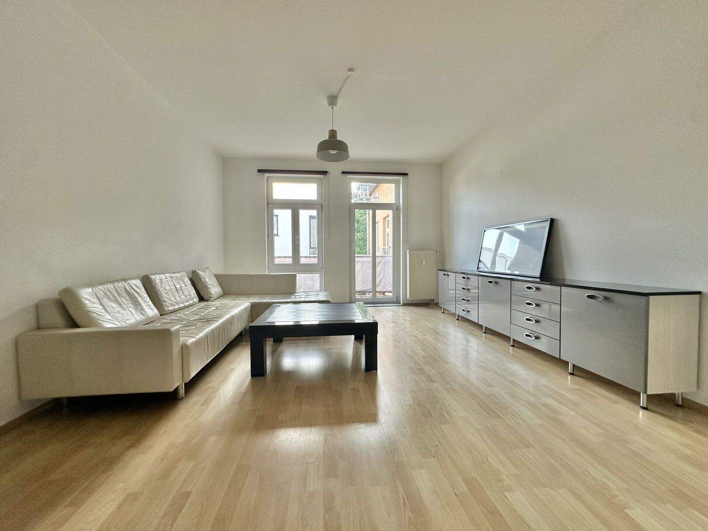 Attraktives Wohnungspaket mit vier Ferienwohnungen, 1099 Dresden