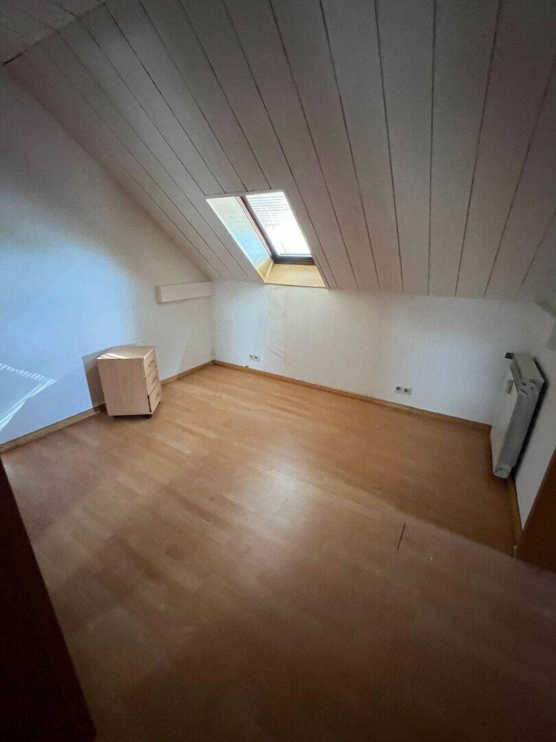 Helle 2,5-Zimmer-Dachgeschoss-Wohnung in Obernkirchen, 31683 Obernkirchen