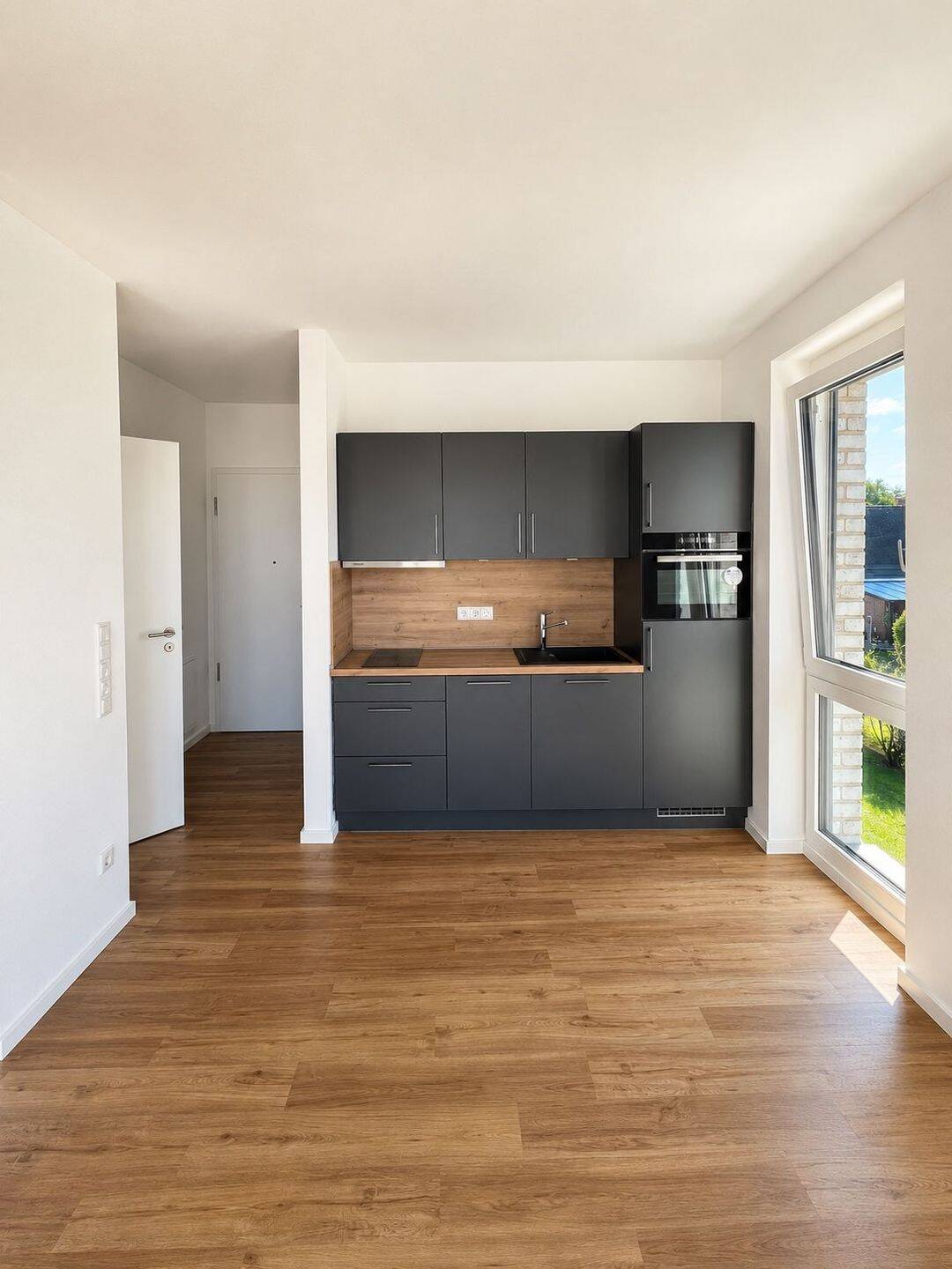 Moderne 1-Zimmer-Wohnung mit Balkon, Einbauküche und Stellplatz, 26160 Bad Zwischenahn