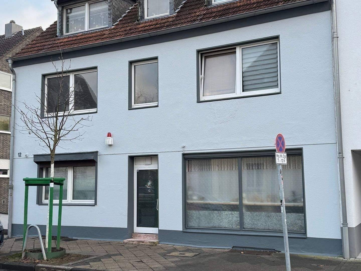 Investment Nähe Schloß Benrath (6 Wohnungen und 4 Garagen) Vollvermietung,  796 qm Grundstück, 40597 Düsseldorf (Benrath Hassels Urdenbach)