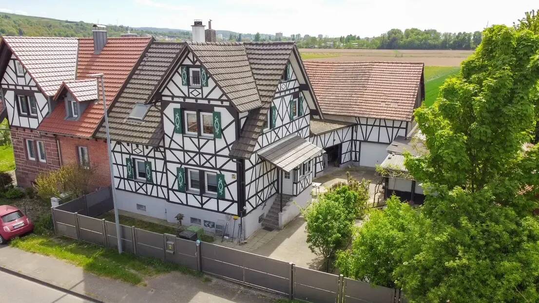 Älteres Ein-bis Zweifamilienhaus mit Werkstatt, Scheune und Garage in LR-Hugsweier zu verkaufen!, 77933 Lahr/Schwarzwald