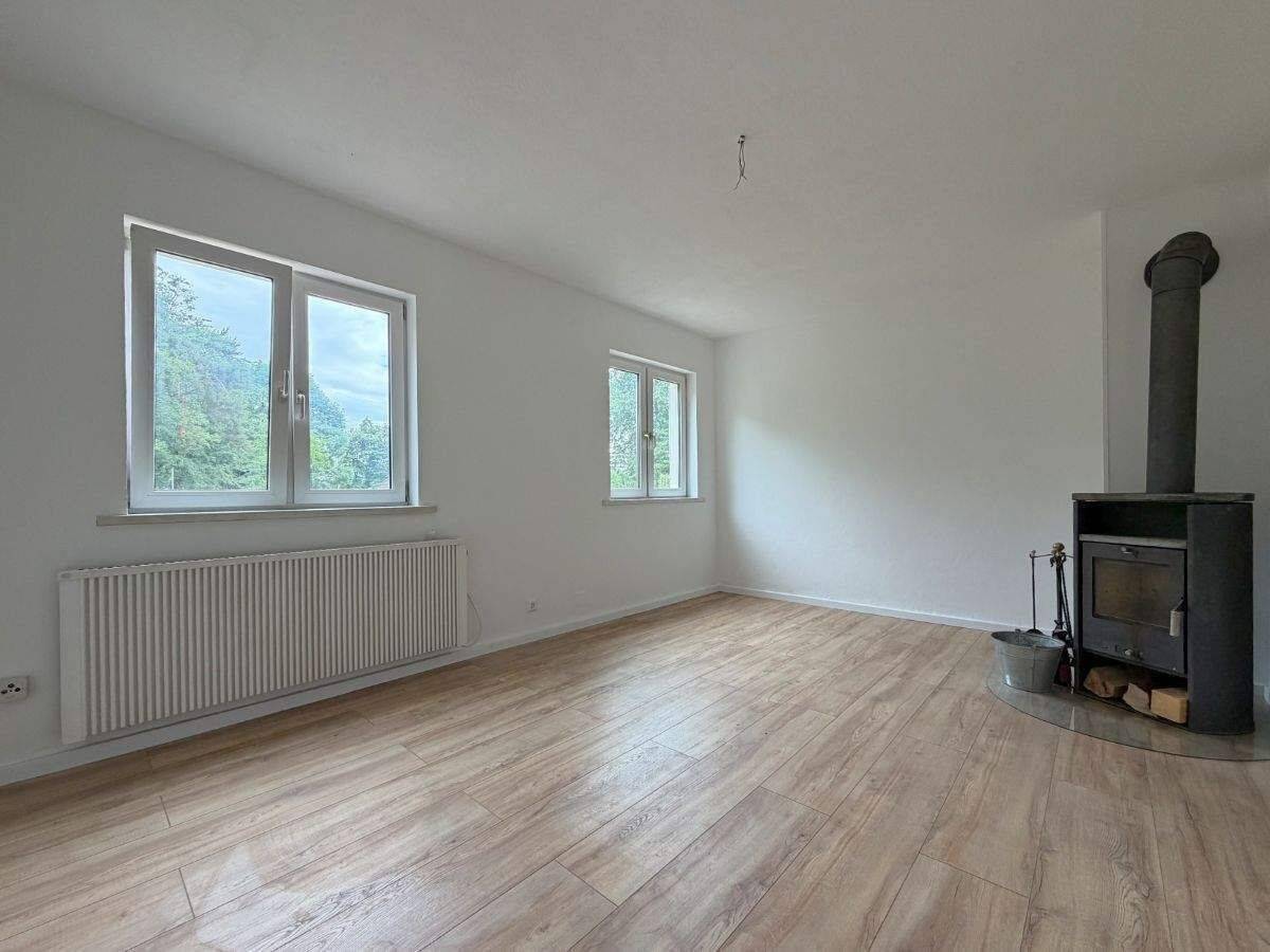 Kaufen statt mieten, renovierte 3-Zi.-Wohnung mit Kaminofen, neuem Bad und Gartennutzung, 79588 Efringen-Kirchen