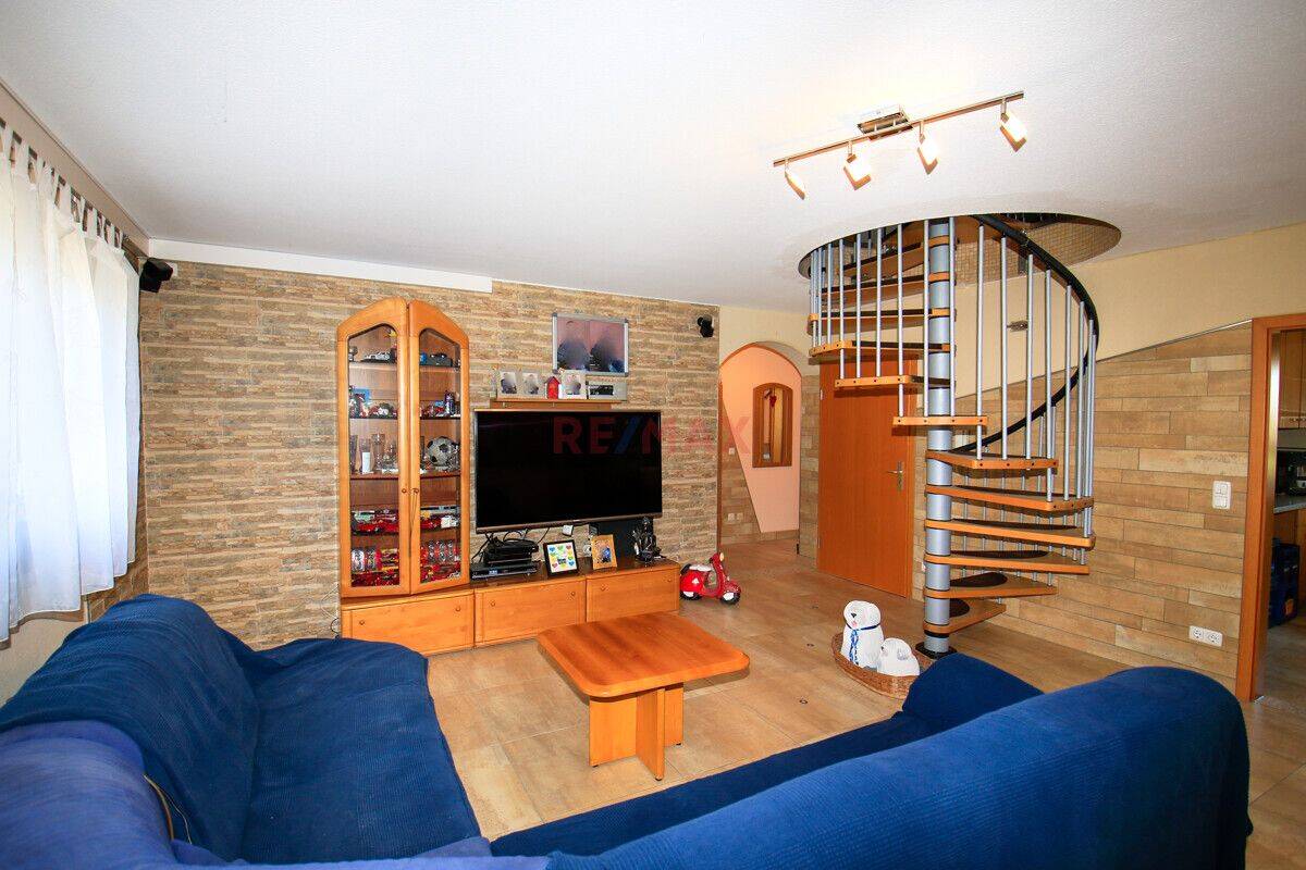 Extravagante Maisonettewohnung in 2 Parteienhaus!!, 64584 Biebesheim am Rhein
