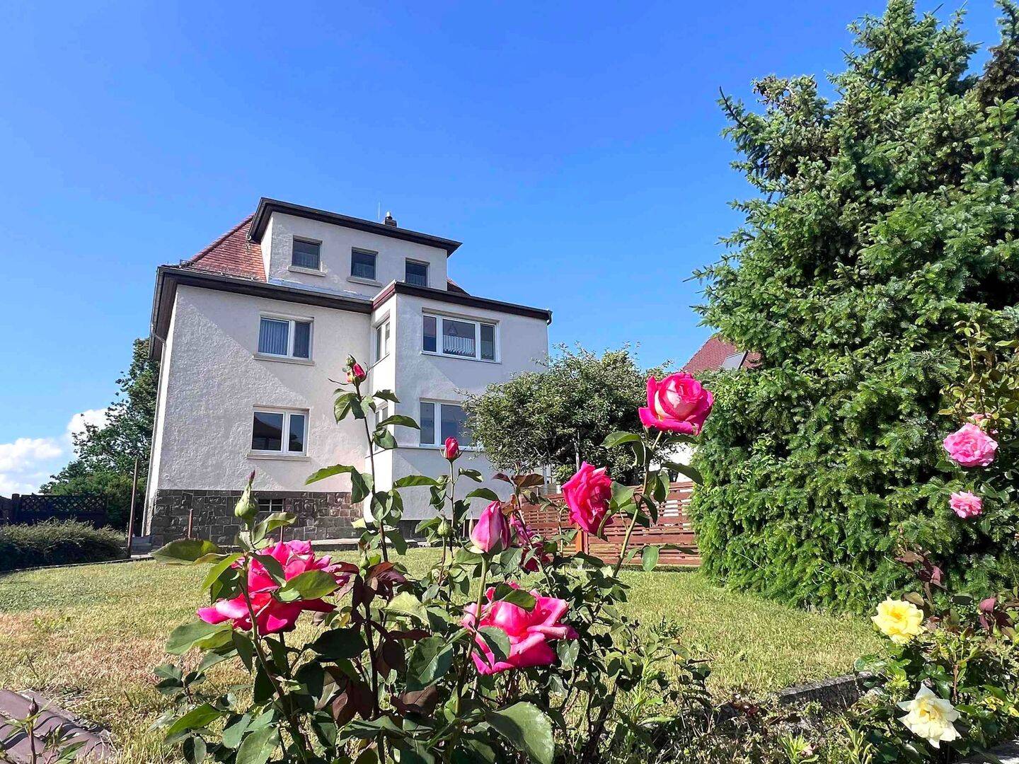 Solides Ein- Zweifamilienhaus in Oschatz mit sehr schönem Grundstück, 4758 Oschatz