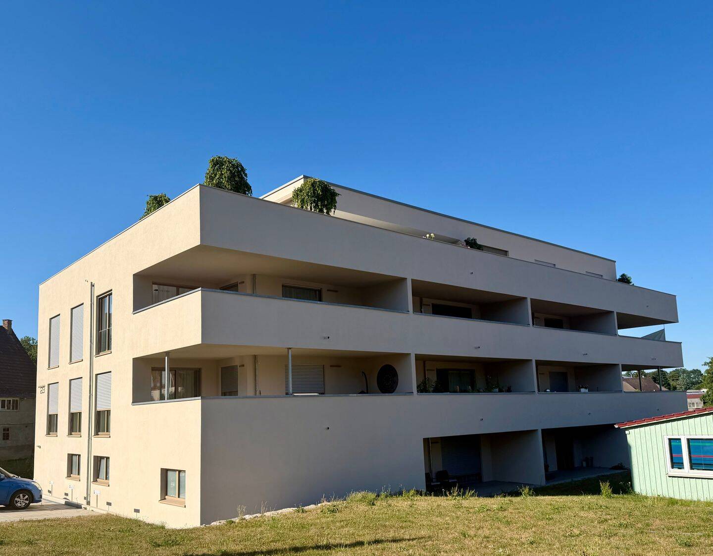 Neuwertige 3,5 Zi.-Whg. mit Balkon, EBK und Kfz-St.pl. in Rainau-Buch, 73492 Rainau