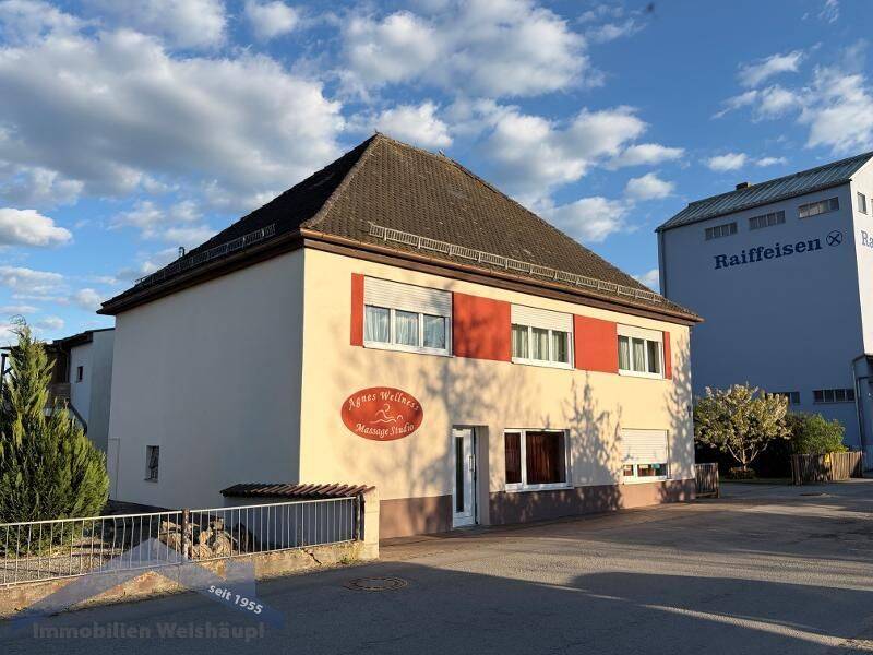 Künzing gepflegtes Wohnhaus mit Büro/Praxis ,Nebengebäude und Garage, 94550 Künzing