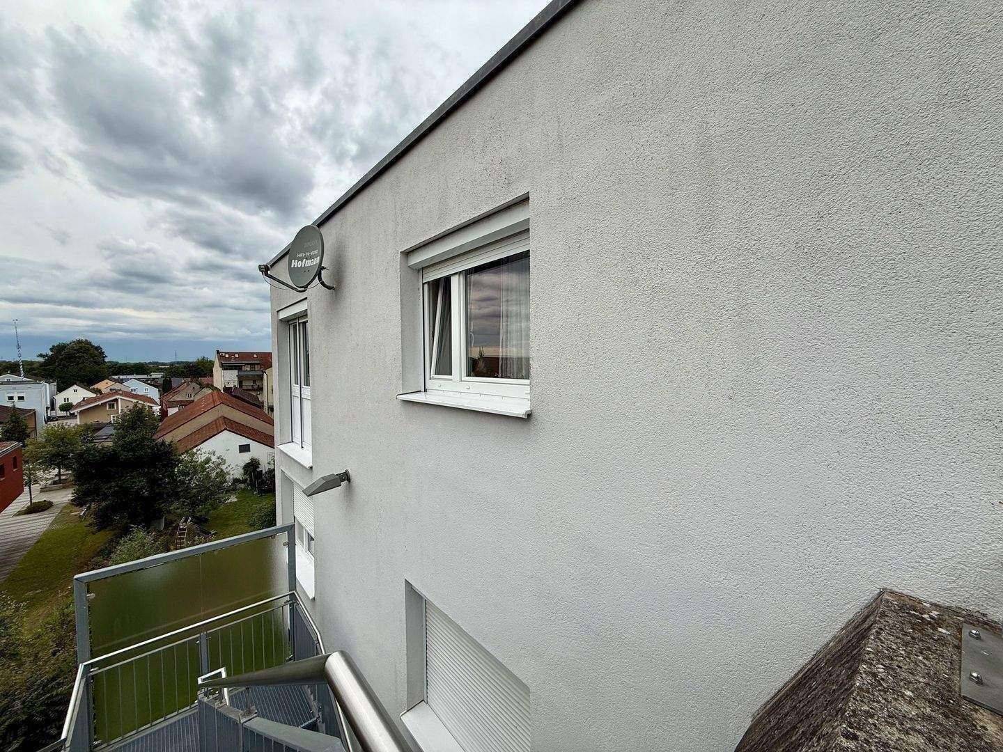 Freistehendes Haus in Hanglage mit zwei Terrassen und weitem Ausblick über Bogen, 94327 Bogen