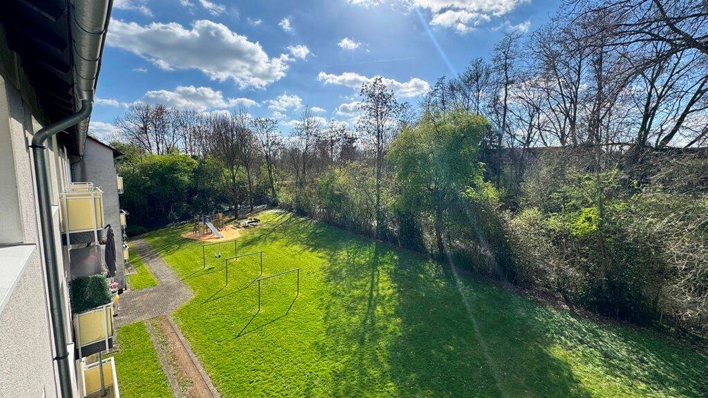 ***Kaufpreis reduziert !*** Geräumige 4,5- Raum- ETW mit Balkon zum Selbstbezug ! Provisionsfrei !, 45327 Essen (Katernberg Stoppenberg)