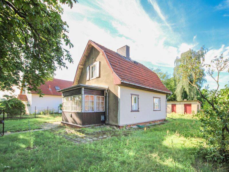 Sonniges Grundstück mit kleinem sanierungsbedürftigem EFH, 14624 Dallgow-Döberitz