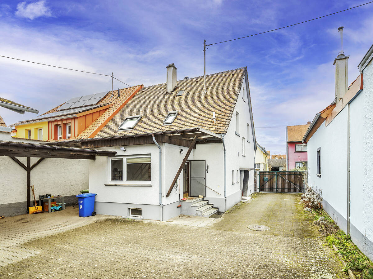 Doppelhaushälfte mit Garten – viel Platz für die ganze Familie in Graben-Neudorf, 76676 Graben-Neudorf