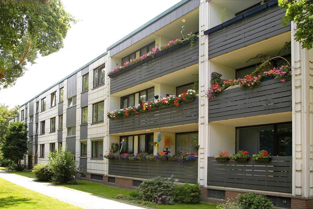 Charmante 2-Zimmer-Wohnung in Krefeld-Fischeln mit neuem Bad und Laminatboden, 47807 Krefeld (Dießem/Lehmheide Fischeln)