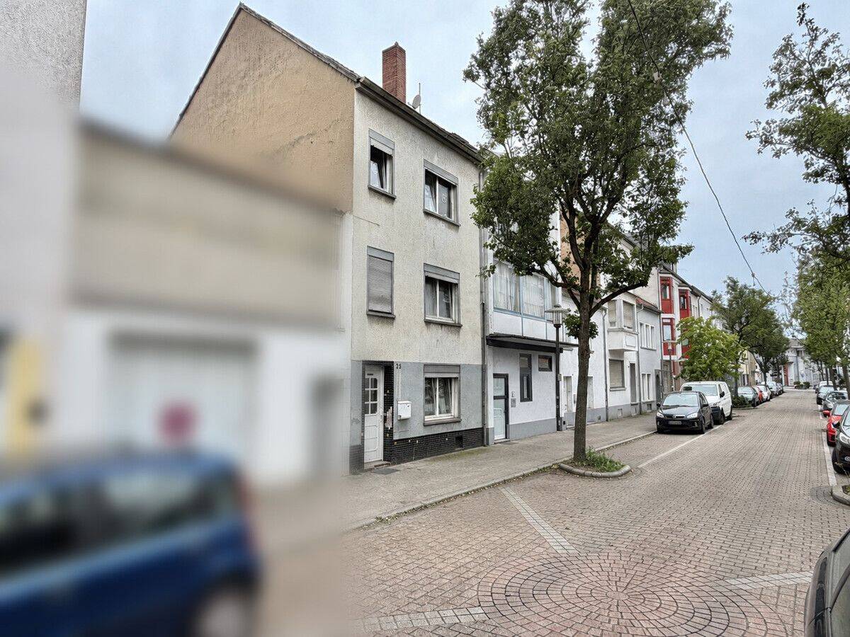 Sanierungsbedürftiges Ein- bis Zweifamilienhaus mit viel Potenzial, 66763 Dillingen/Saar