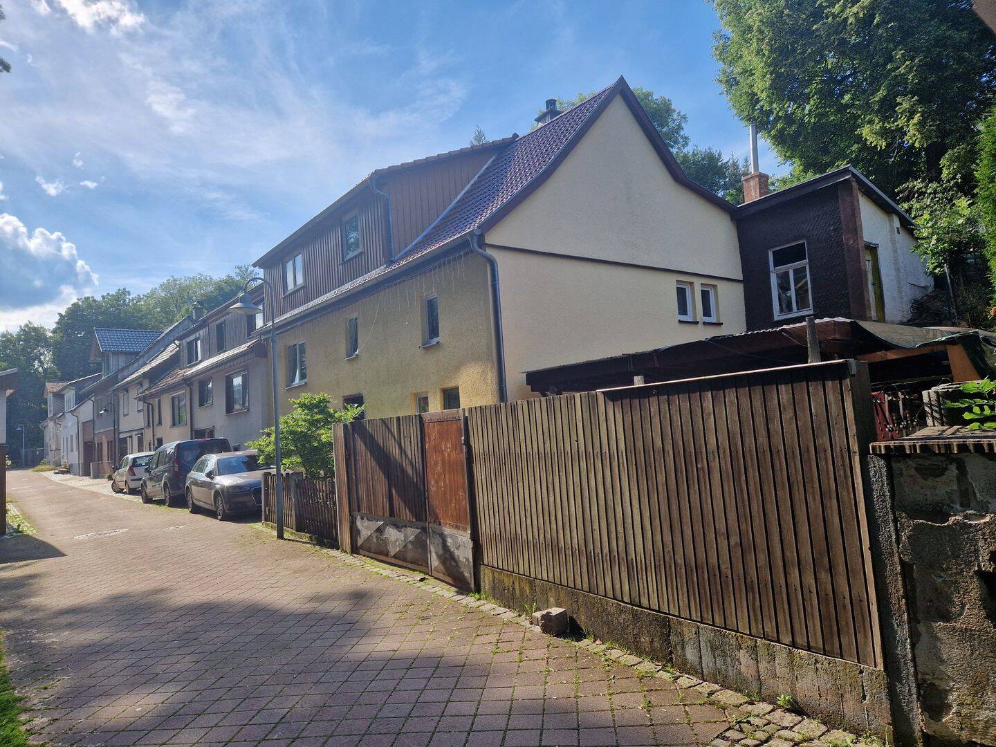 + Großes saniertes Einfamilienhaus + in Georgenthal OT Schönau v. d. Walde + mit Einbauküche + Partyraum + und Doppelcarport +, 99887 Georgenthal