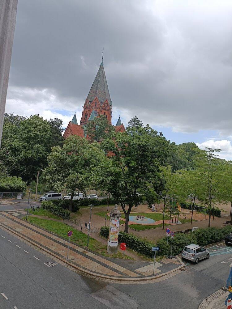 Nachmieter gesucht! 125 m² Altbauwohnung mit Doppelflügeltüren (5,5 Zimmer) ca. 900 € (+/-) am Lutherplatz in Görlitz ab August, 2826 Görlitz
