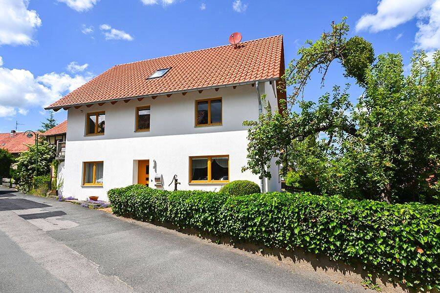 Großzügiges Einfamilienhaus mit Einliegerwohnung in Adenstedt (Sibbesse), 31079 Sibbesse (Adenstedt)