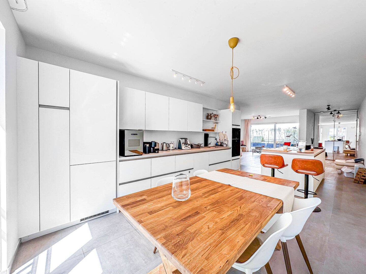 Exklusives Wohnen nahe der Königsallee – stilvolle Wohnung mit Terrasse und Tiefgarage, 40215 Düsseldorf (Friedrichstadt)